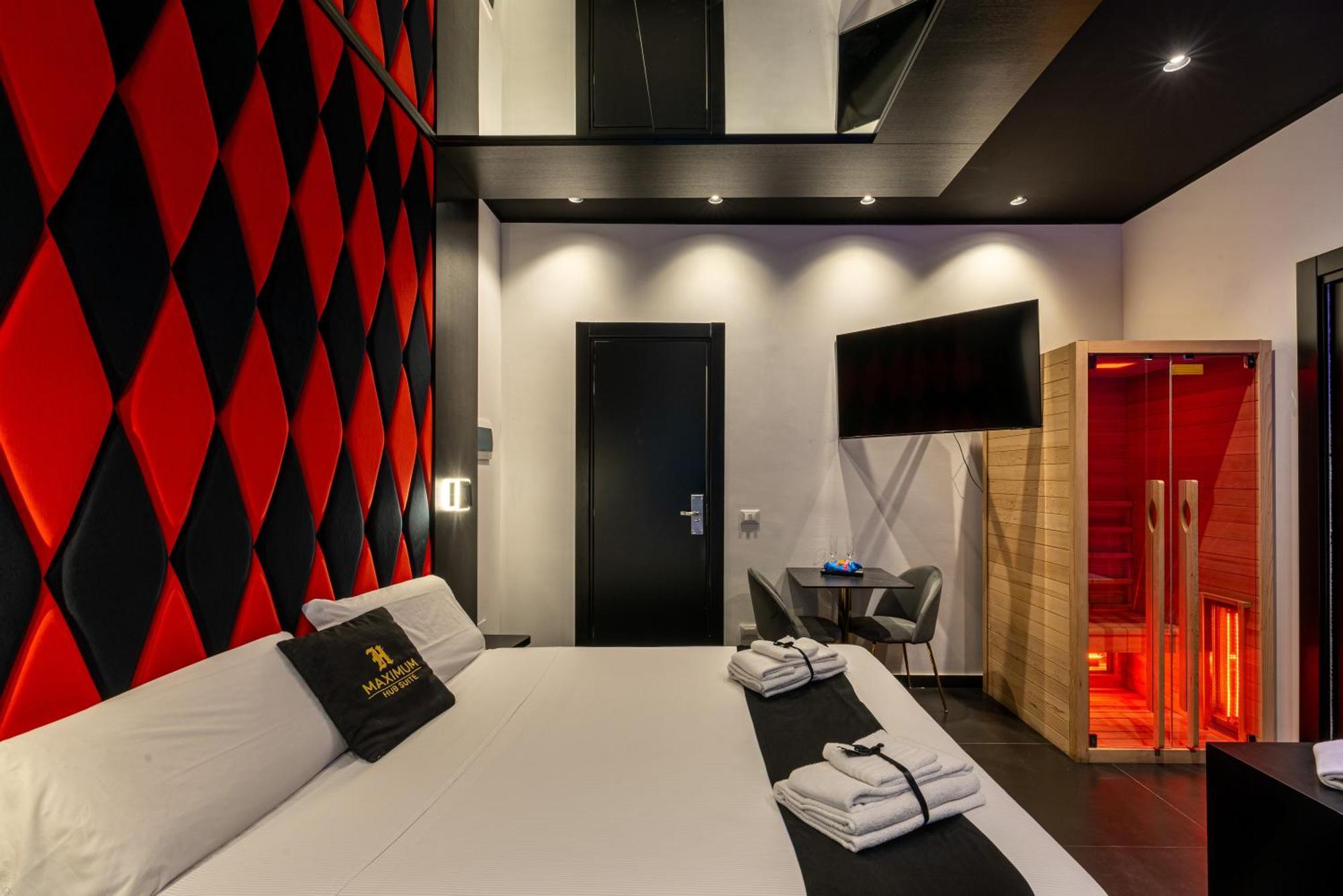 Maximum Hub Suite&Spa — Foto 3
